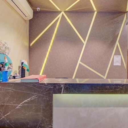 Oyo 76180 Hotel Meriton Bombaj Zewnętrze zdjęcie