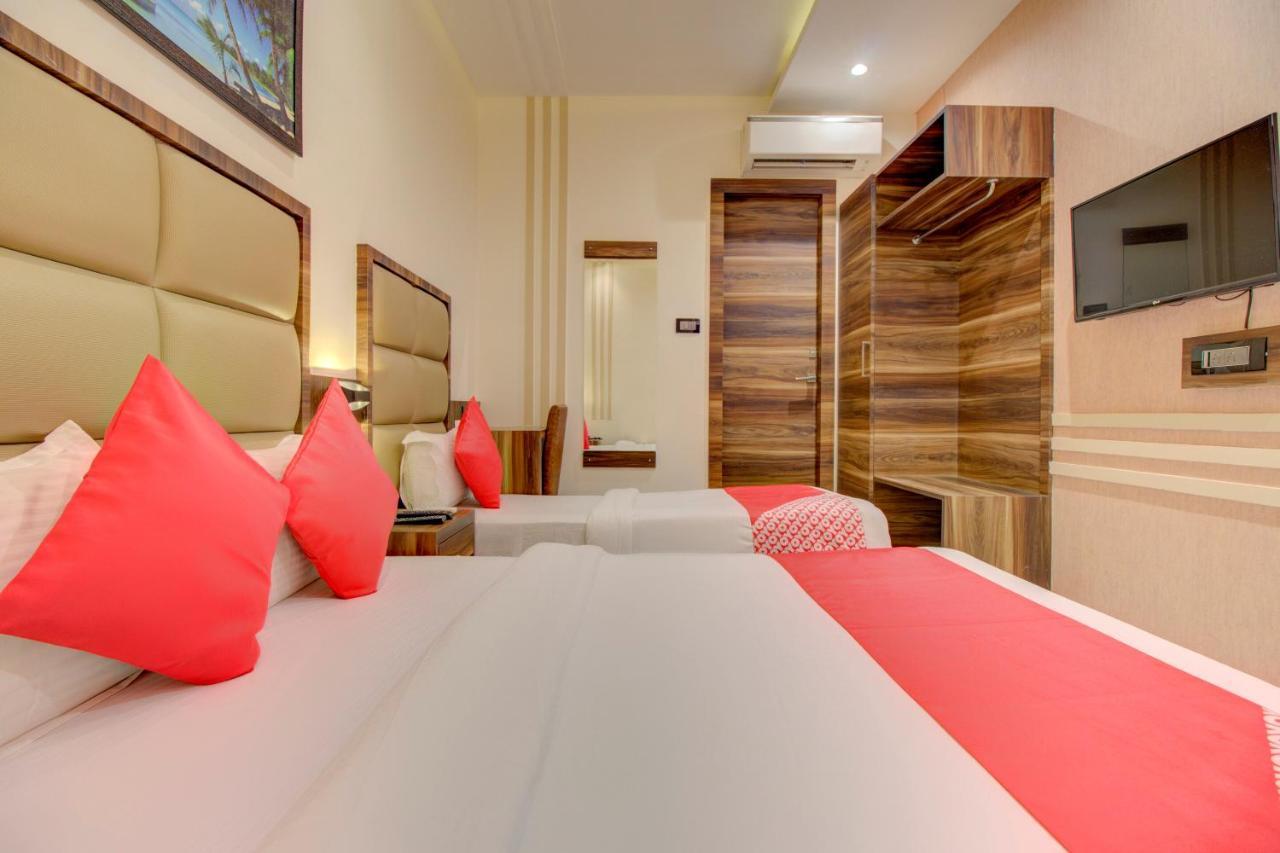 Oyo 76180 Hotel Meriton Bombaj Zewnętrze zdjęcie
