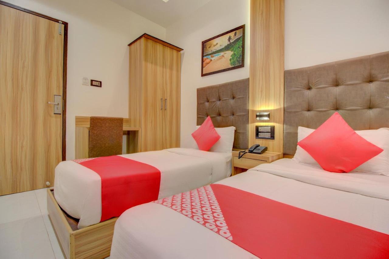 Oyo 76180 Hotel Meriton Bombaj Zewnętrze zdjęcie