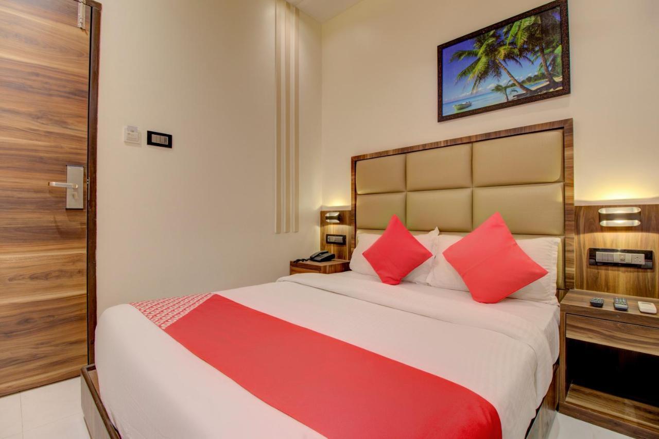 Oyo 76180 Hotel Meriton Bombaj Zewnętrze zdjęcie