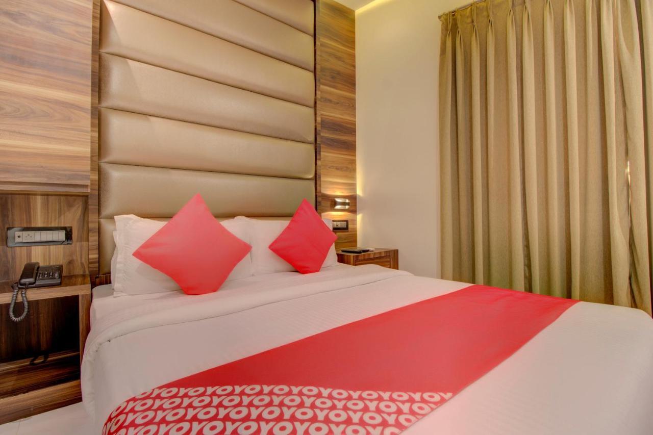 Oyo 76180 Hotel Meriton Bombaj Zewnętrze zdjęcie