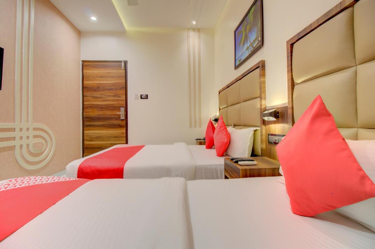 Oyo 76180 Hotel Meriton Bombaj Zewnętrze zdjęcie